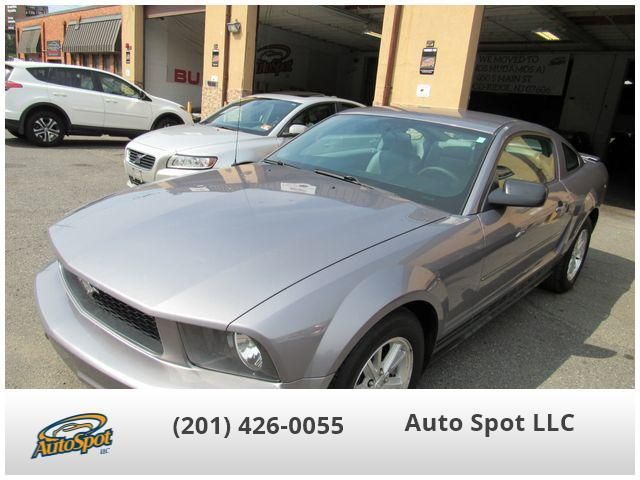 1ZVFT80N475327622-2007-ford-mustang-0