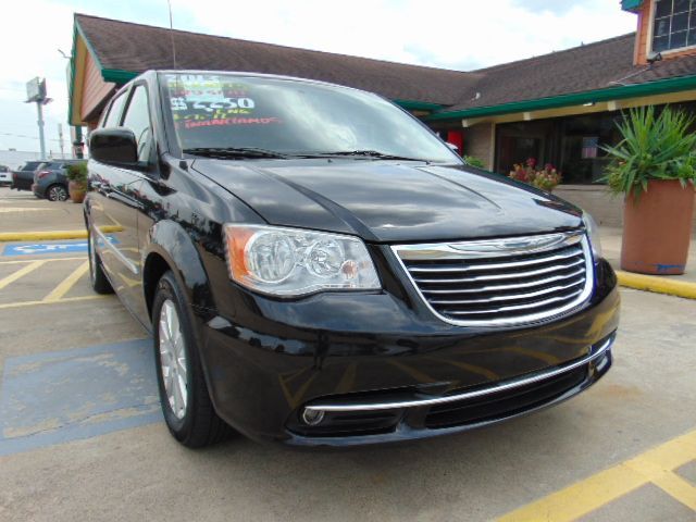 2C4RC1BG5DR730397-2013-chrysler-town-and-country-0