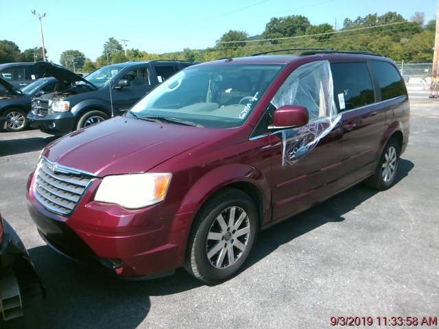 2A8HR54PX8R676060-2008-chrysler-town-country-0
