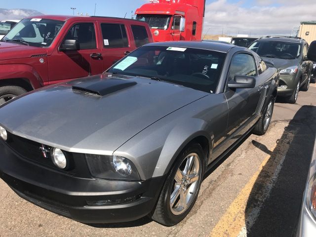 1ZVHT80N885164564-2008-ford-mustang-0