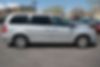 2A4RR8DG7BR784053-2011-chrysler-town-and-country-2