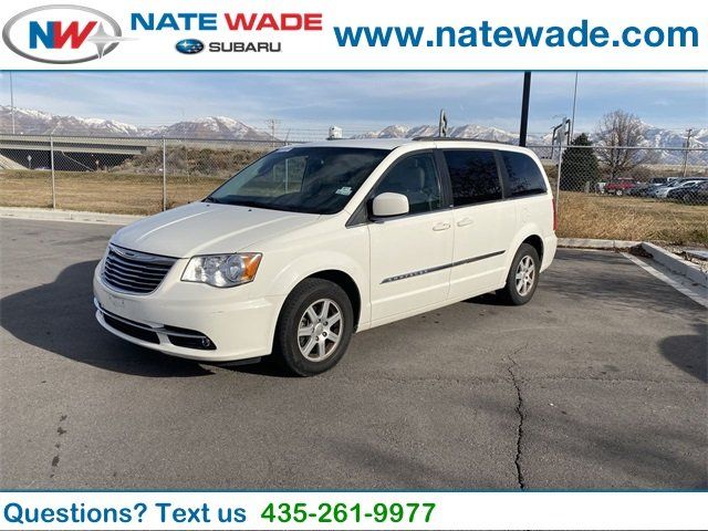 2C4RC1BG7DR556591-2013-chrysler-town-and-country-0