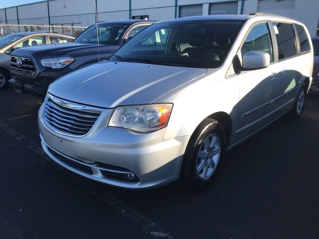 2C4RC1BG1CR382032-2012-chrysler-town-and-country-0