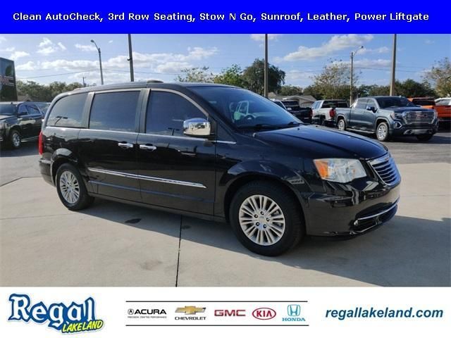 2C4RC1GG7FR528124-2015-chrysler-town-and-country-0