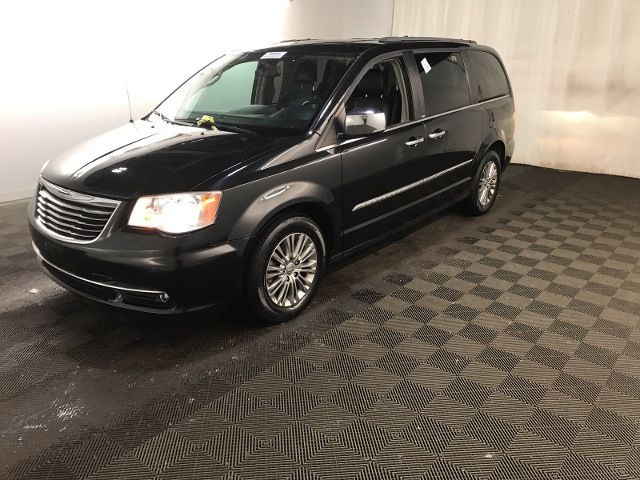 2C4RC1CG1DR615956-2013-chrysler-town-and-country-0
