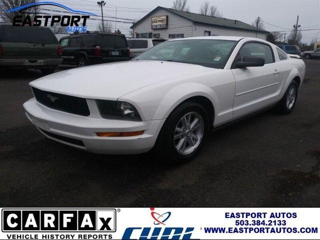 1ZVFT80NX65202624-2006-ford-mustang-0