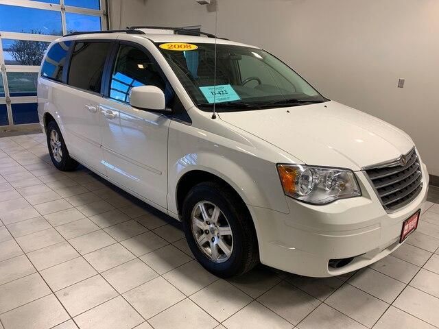 2A8HR54P28R115920-2008-chrysler-town-and-country-0