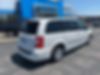2A4RR5DG6BR633915-2011-chrysler-town-and-country-2