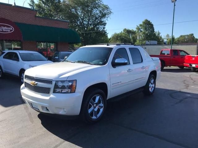 3GNTKGE79CG252018-2012-chevrolet-avalanche-0