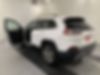 1C4PJMDX2KD303626-2019-jeep-cherokee-2