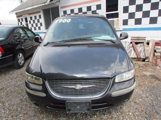 1C4GP64LXXB920041-1999-chrysler-town-and-country-0