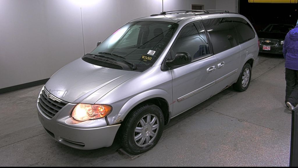 2A4GP54L87R317952-2007-chrysler-town-and-country-0