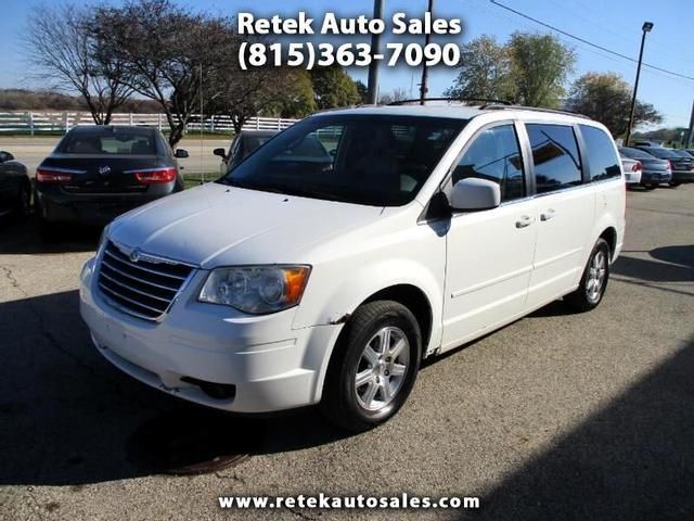 2A8HR54PX8R676088-2008-chrysler-town-and-country-0