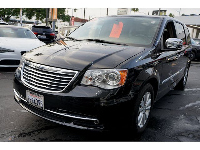 2C4RC1GG5GR150418-2016-chrysler-town-and-country-0