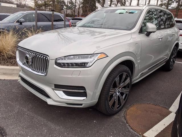 YV4BR0CL7M1714886-2021-volvo-xc90-recharge-plug-in-hybrid-0